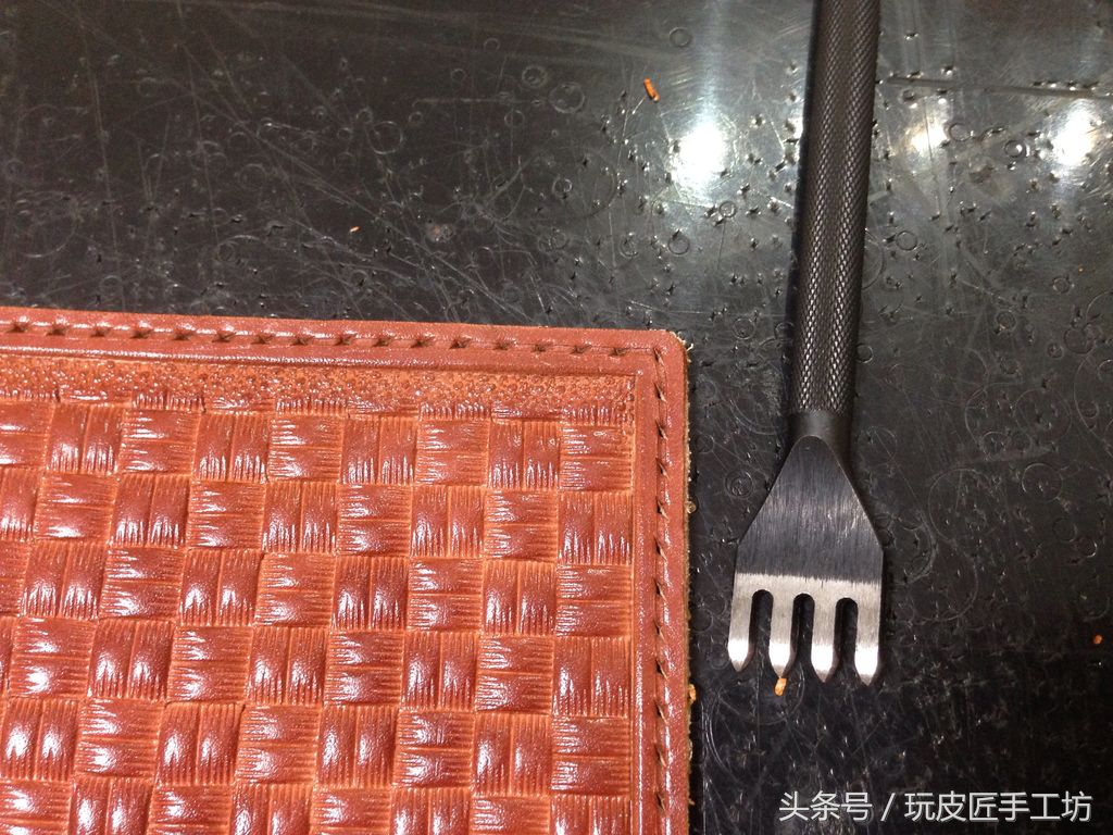 皮雕钱包手工制作视频,简易真皮手工钱包制作教程