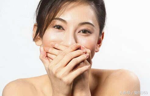 嘴里发苦暗示什么疾病,嘴里发苦身体疾病发出信号