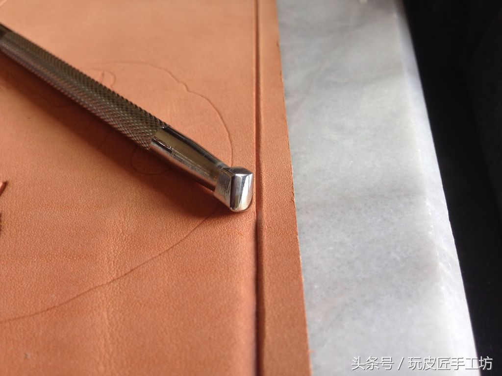 皮雕钱包手工制作视频,简易真皮手工钱包制作教程