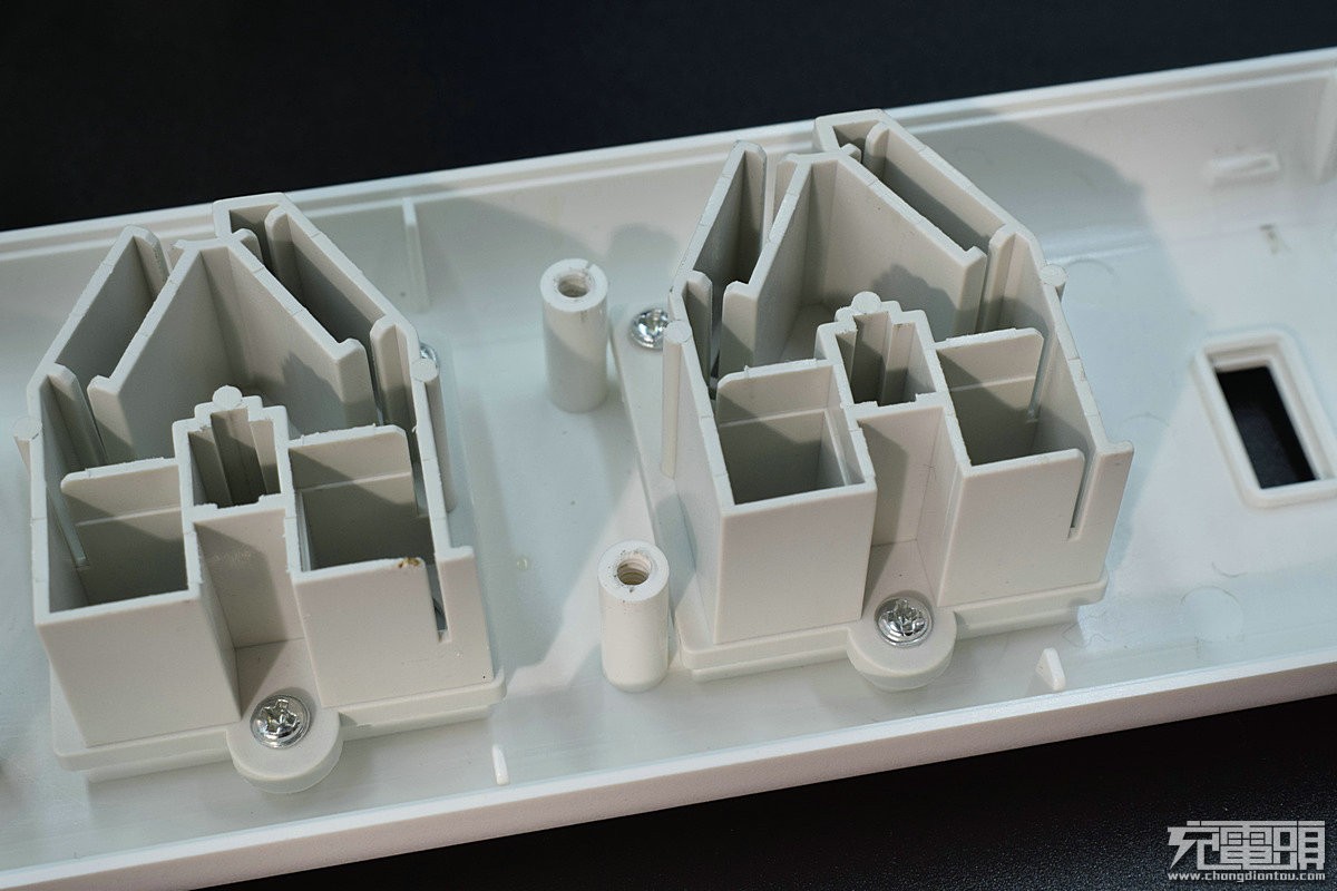 虽名不经传但也可圈可点达世奇插线板评测及拆解