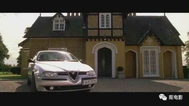 功夫瑜伽成龙和蛇,功夫瑜伽成龙带着狮子飙车