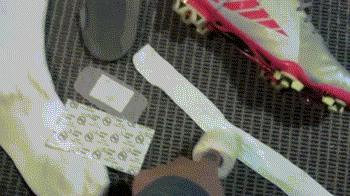 踢球脚大拇指总是磨起泡是为什么,踢球脚起泡是怎么回事