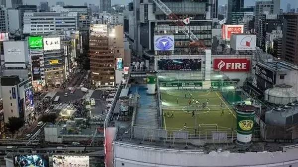 世界上最奇葩的足球场,足球场十大奇葩