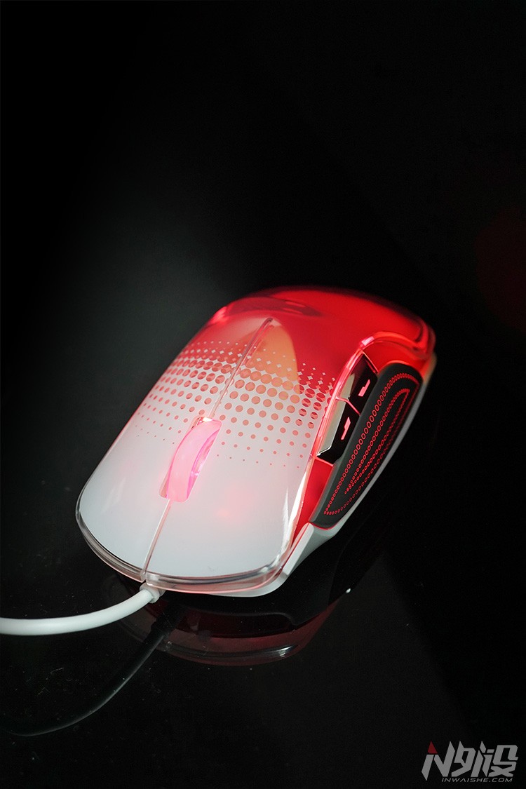 通体发光i-ROCKSIM6游戏鼠标图赏