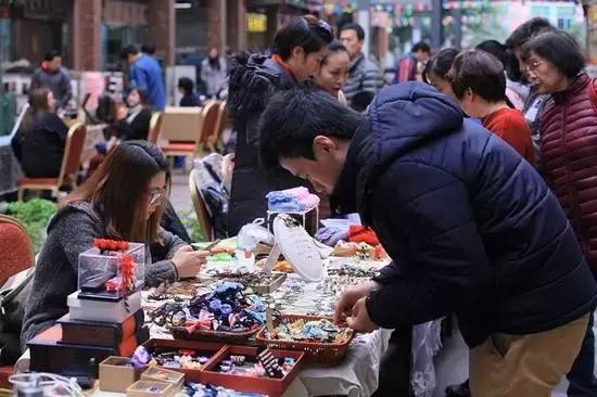 狮岭应有条”手工皮具一条街”