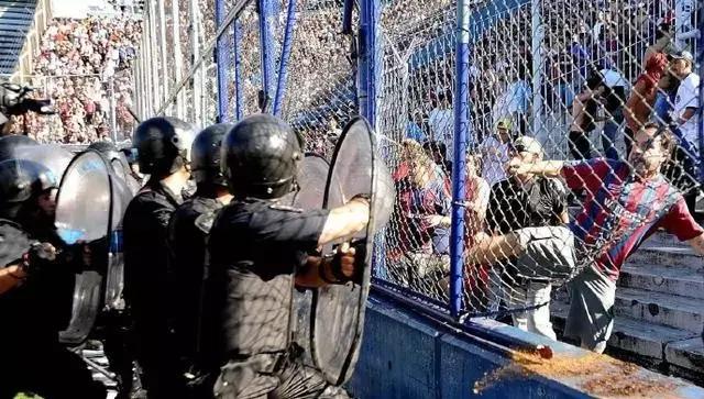 周末读人｜特维斯的去留，“十里洋场”还是“潘帕斯草原”？