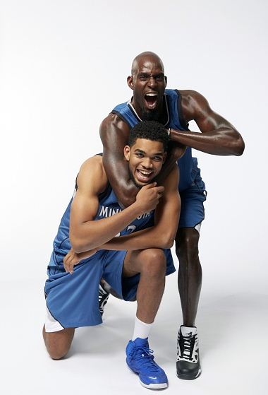 生涯数据8分6篮板1.2盖帽,历届状元秀高光集锦