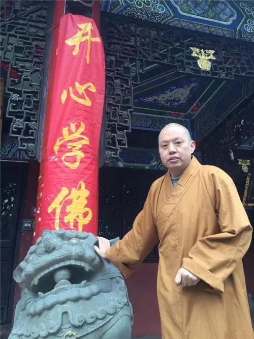 和尚为啥那么好看,一个和尚为什么这么火