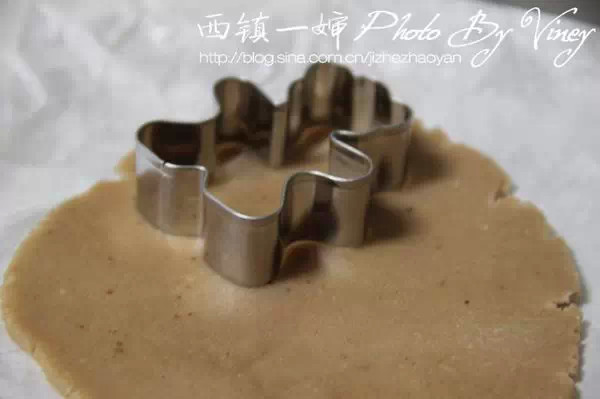 和宝宝一起做简单小熊饼干的面点,做美食的小熊饼干