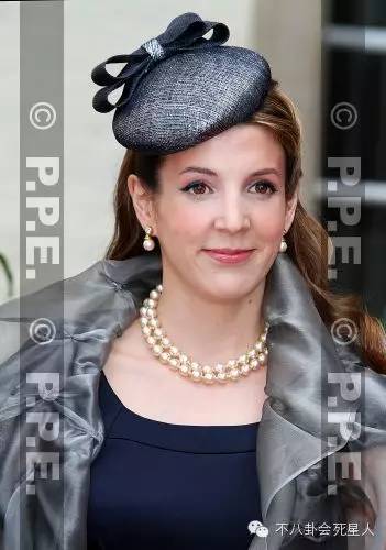 现在还有王子爱上灰姑娘？女招待、女兵、未婚生子戏码不要太多哦