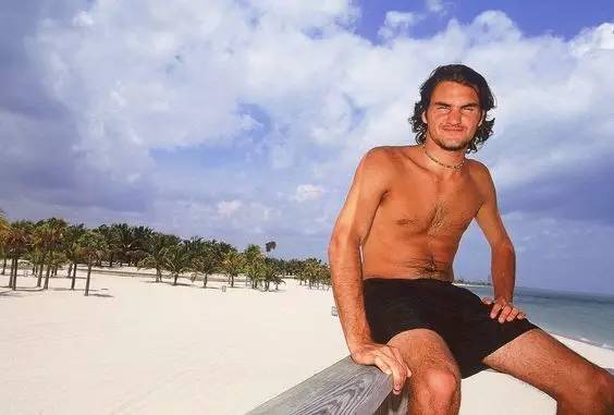 费德勒球衣演变,费德勒发型