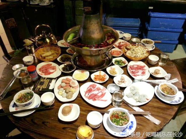 在长沙吃顿烧烤200元够吗,长沙去吃湘菜吃到饱大概多少钱