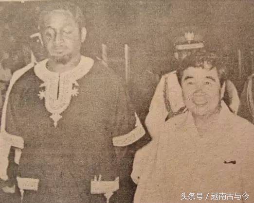 华族是该国第六大民族，建国总统是华人客家人