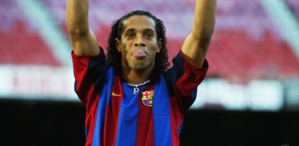 36岁罗纳尔迪尼奥写给8岁自己的信:微笑着踢球跟足球玩耍