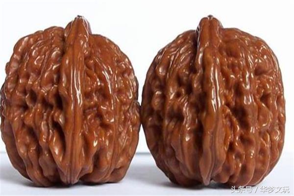 给文玩核桃上油的最佳方式,文玩核桃油的正确使用方法