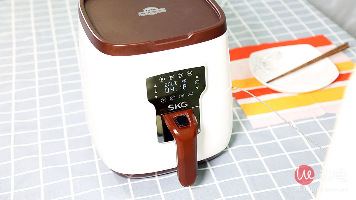 SKG4627空气炸锅评测：在家就能做出美味鸡翅！