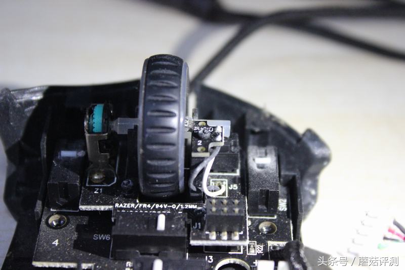 雷蛇帝王蟒微动鼠标更换,雷蛇蝰蛇鼠标更换微动视频