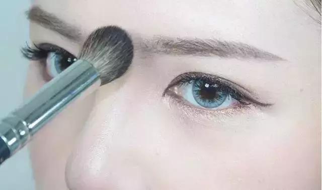 美妆博主在韩国美容手法全程教程,看美妆博主视频怎么才能学会