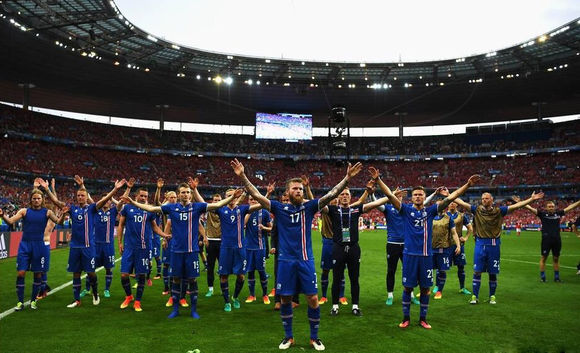 天下足球十大经典庆祝动作劳尔,世界足坛十大霸气庆祝