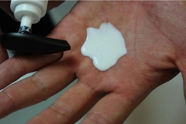 严重脱发掉头发怎么办,女人头顶脱发厉害是什么原因