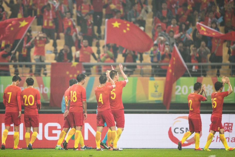 中国杯赛场国队斗志昂扬青训为王请为新一代点燃希望