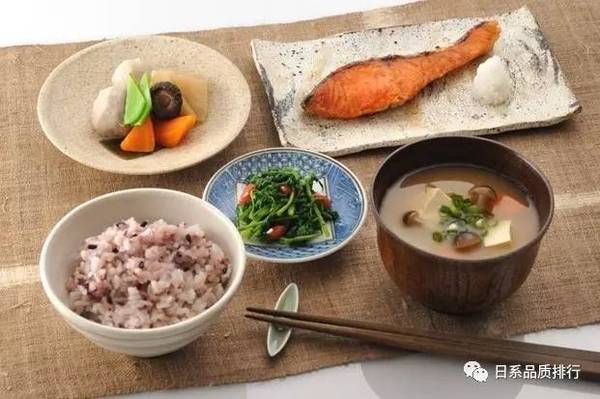 日本妹子皮肤为什么这么白,日本女孩为啥皮肤这么好