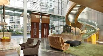 春节酒店贵得离谱,春节出游订酒店难