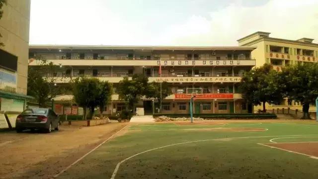 致所有在石滩读过书的同学,回去再看母校一眼吧!