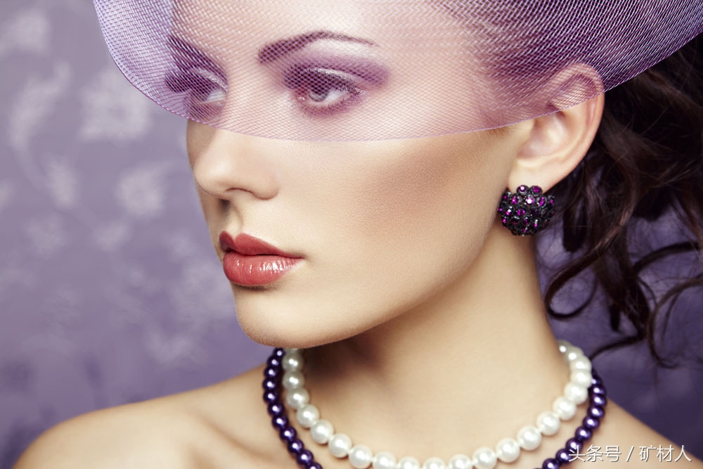 为什么女人都喜欢戴首饰,为什么女人喜欢戴首饰