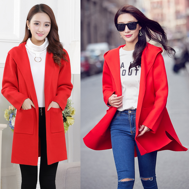 白色针织开衫搭配什么羽绒服好看,羽绒服内搭针织衫