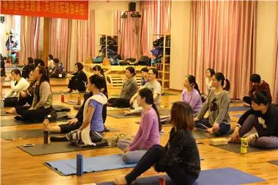 瑜伽体式生活哲学,瑜伽体式的优雅和自然