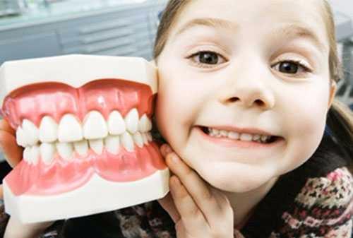 儿童张嘴吐舌睡觉牙齿怎么矫正,儿童吐舌牙齿开颌怎么治疗