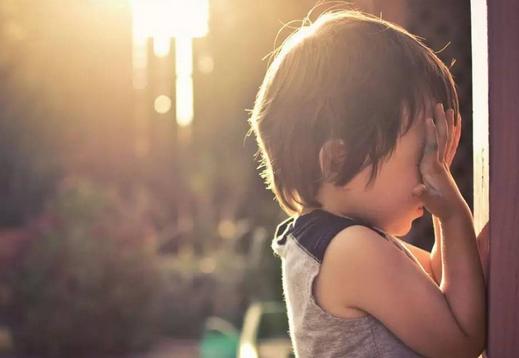 小孩腰痛会是结石吗,小孩腰疼不敢弯腰