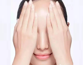 经常看电脑眼睛涩怎么办,经常对着电脑用什么对眼睛好