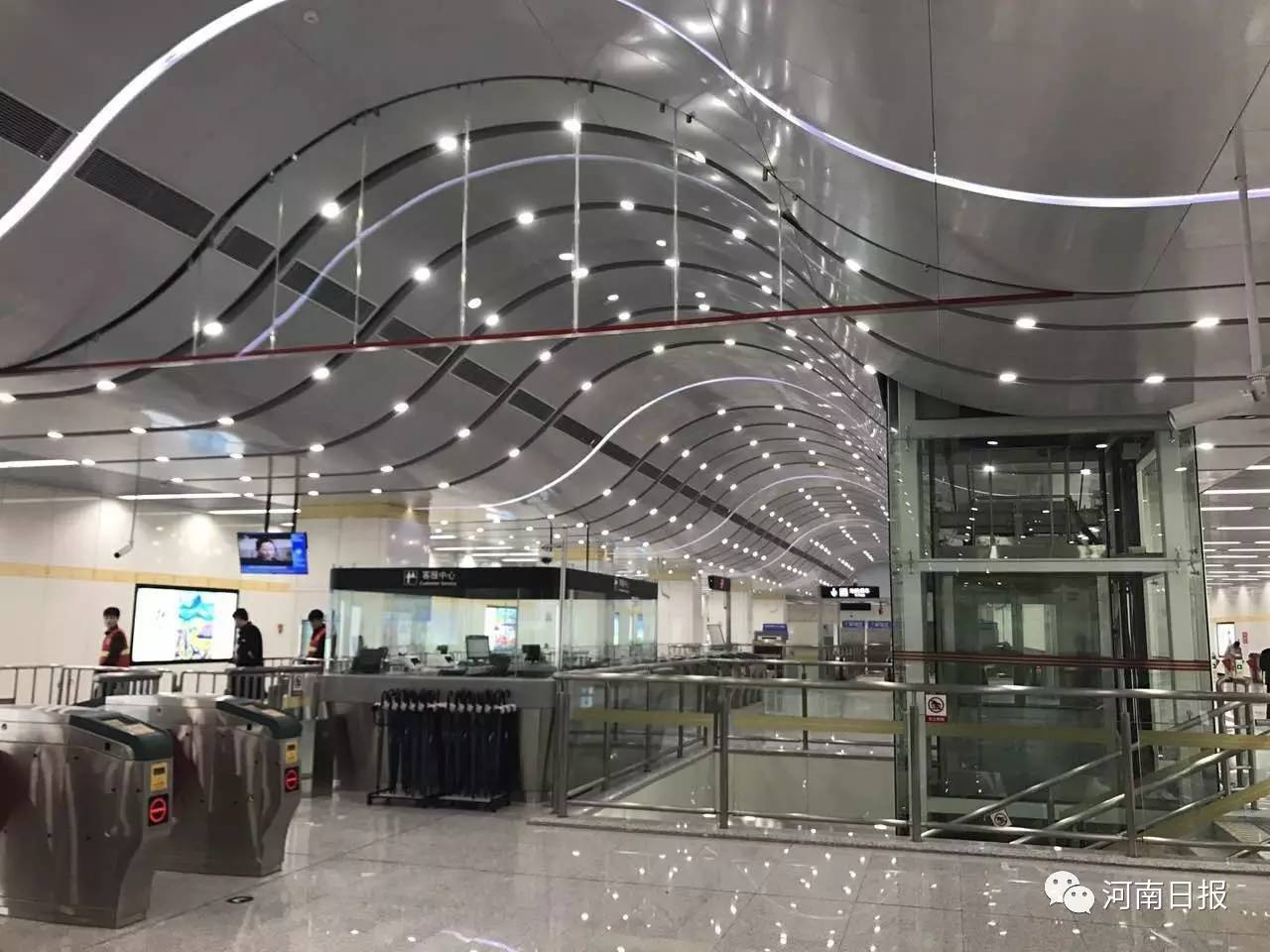 浦东机场至虹桥机场地铁票价多少,西安北客站到机场的地铁票价多少