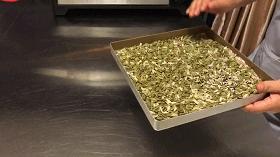 正宗南瓜子酥做法,南瓜子酥简单做法