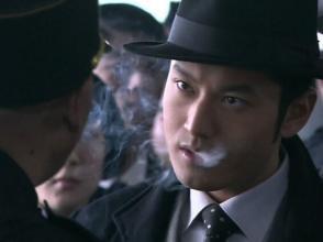 抽烟经典镜头周星驰,周星驰周润发抽烟搞笑视频合集