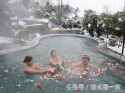 儿童游泳要注意安全问题,怎么给孩子讲解在安全情况下游泳