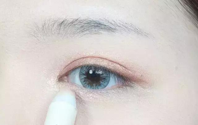 美妆博主在韩国美容手法全程教程,看美妆博主视频怎么才能学会