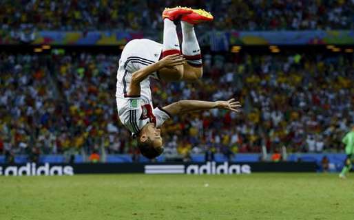 世界足坛名场面c罗背着莫德里奇,世界足坛名场面c罗