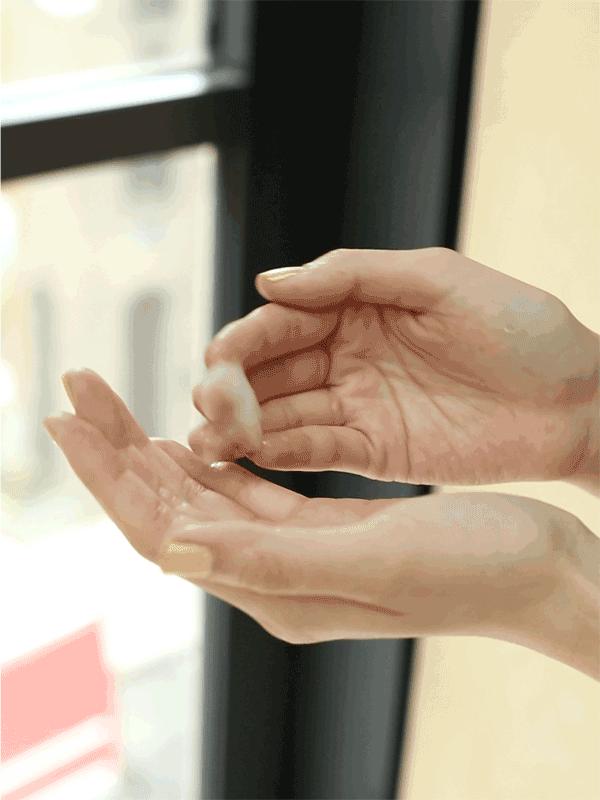 为什么一直补水皮肤还是干燥紧绷,秋季皮肤干燥起皮怎么补水最快