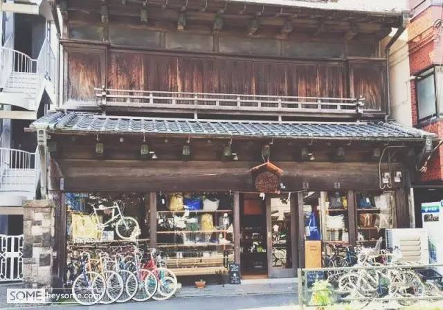 骑自行车很优雅,骑单车就得骑出优雅的感觉