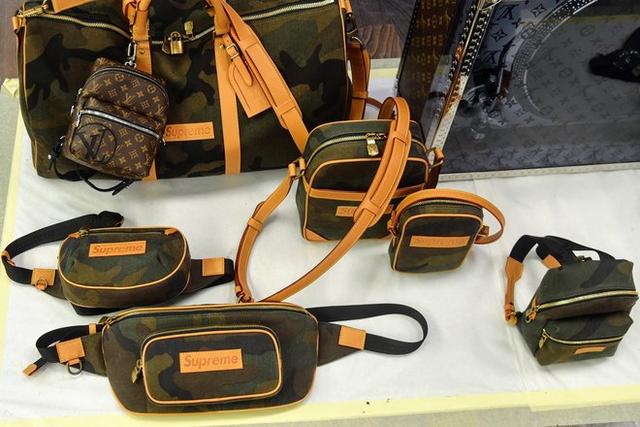 lv和supreme联名暴力熊多少钱,supreme好还是lv好