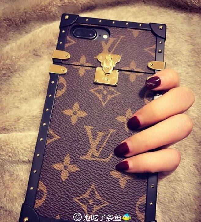 唐嫣用上百万的手机壳,唐嫣手机壳同款49万