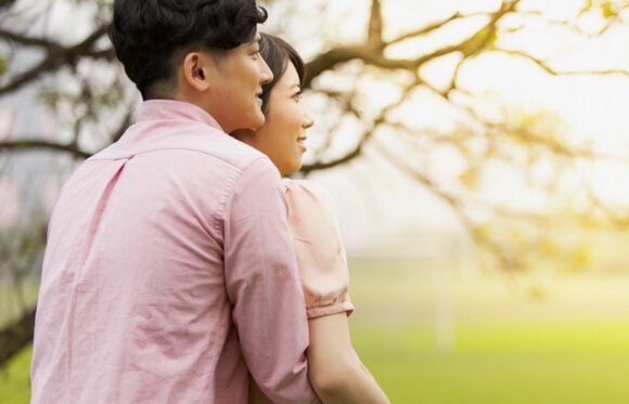 怎么才能怀上双黄的蛋,怀孕初期的鸡要怎么做才有营养