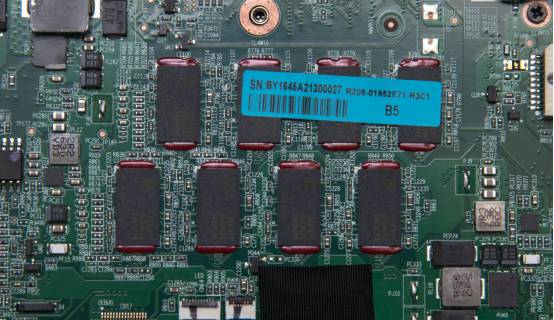 雷蛇灵刃razerbladepro,雷蛇买灵刃14还是灵刃15