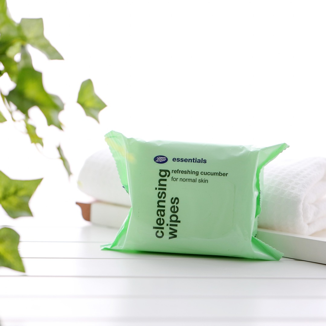 U天使热议丨健身包里装这些，跳完操直接去约会