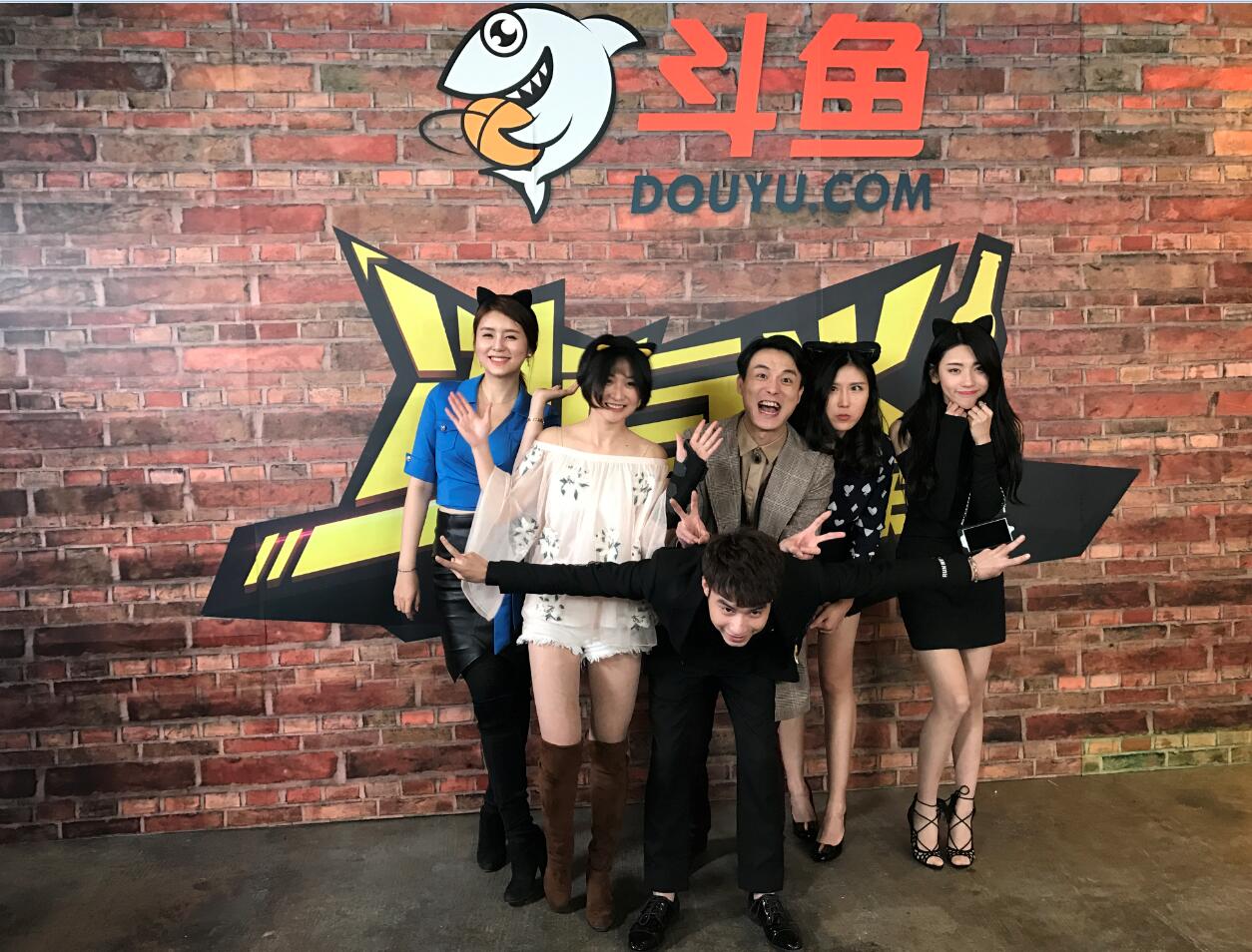 《冰与火之锅》完美收官，斗鱼女神川菜大PARTY嗨翻天!