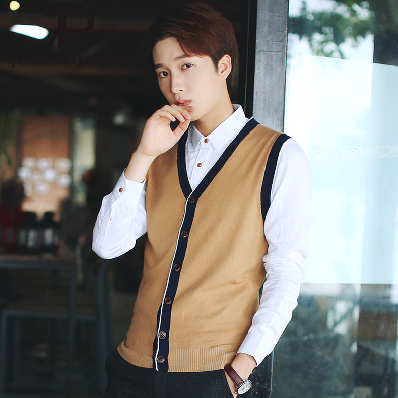 不做大叔,秒变小鲜肉的毛衣背心叠穿技巧!