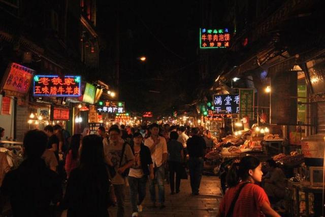 八大城市的美食街一场舌尖上的美味之旅